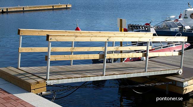 Landgång i stål 5-8m till flytbrygga