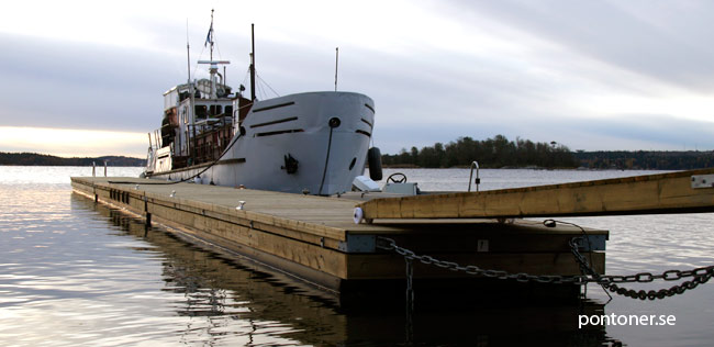 Täby Bastuholmen Harbour flytbrygga
